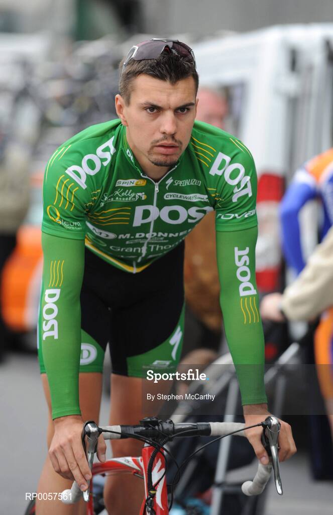 27 August 2008; Kenny Lisabett, of the An Post Sponored Sean Kelly team, before the opening stage of the Tour of Ireland. 2008 Tour of Ireland - Stage 1, Dublin - Waterford. Picture credit: Stephen McCarthy / SPORTSFILE  *** Local Caption ***