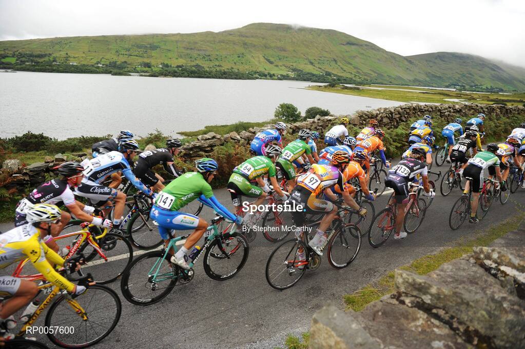 29 August 2008; A general view of the peloton as the race passes Lough Mask. 2008 Tour of Ireland - Stage 3, Ballinrobe - Galway. Picture credit: Stephen McCarthy / SPORTSFILE  *** Local Caption ***