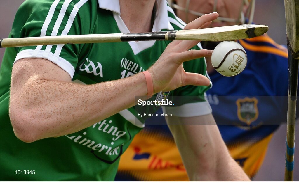 21 June 2015; A general view of players playing with a sliotar. Munster GAA Hurling Senior Championship, Semi-Final, Limerick v Tipperary, Gaelic Grounds, Limerick. Picture credit: Brendan Moran / SPORTSFILE