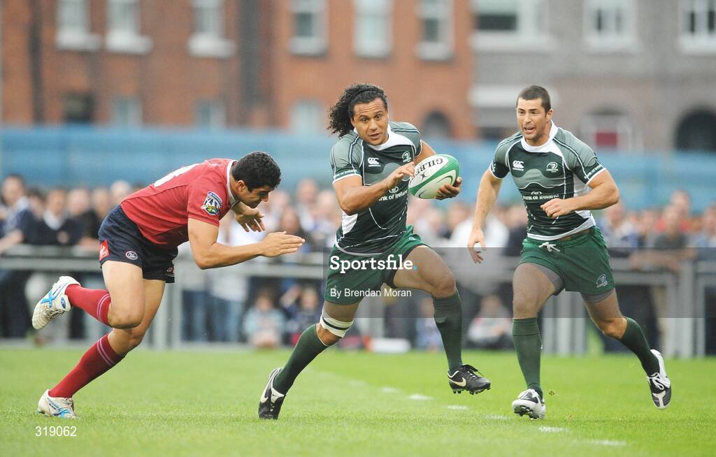 30 August 2008; Isa Nacewa, Leinster, in action against Morgan Turinui, Queensland Reds. Pre-season friendly, Queensland Reds v Leinster, Donnybrook Stadium, Donnybrook, Dublin. Picture credit: Brendan Moran / SPORTSFILE