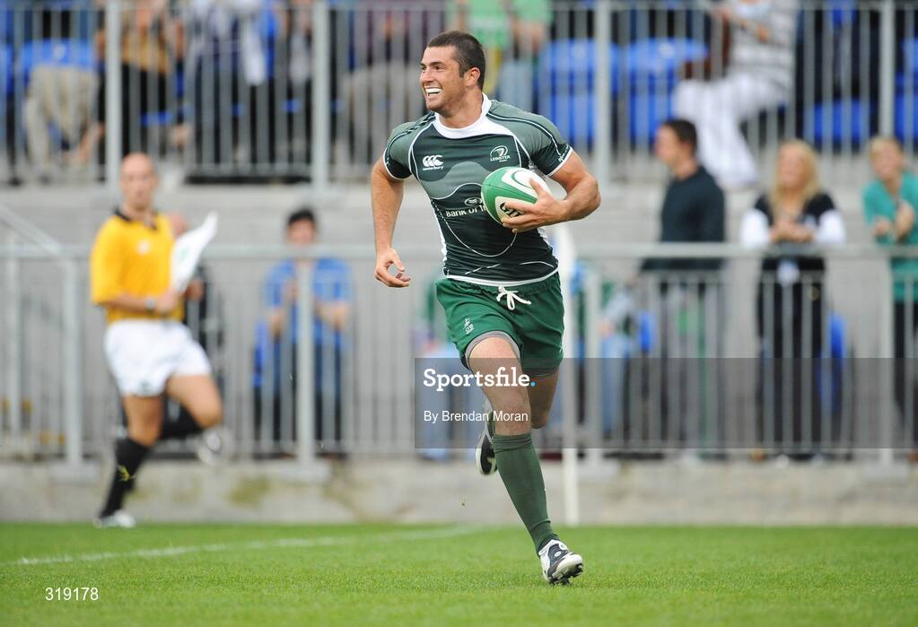 30 August 2008; Rob Kearney, Leinster, celebrates as he runs through to score his side's 4th try against Queensland Reds. Pre-season friendly, Queensland Reds v Leinster, Donnybrook Stadium, Donnybrook, Dublin. Picture credit: Brendan Moran / SPORTSFILE