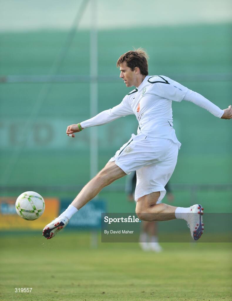 4 September 2008; Republic of Ireland's Kevin Kilbane, during squad training session. Gannon Park, Malahide, Dublin. Picture credit: David Maher / SPORTSFILE