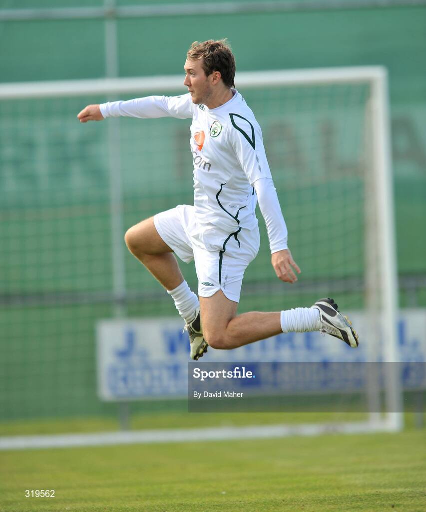 4 September 2008; Republic of Ireland's Aiden McGeady during a squad training session. Gannon Park, Malahide, Dublin. Picture credit: David Maher / SPORTSFILE