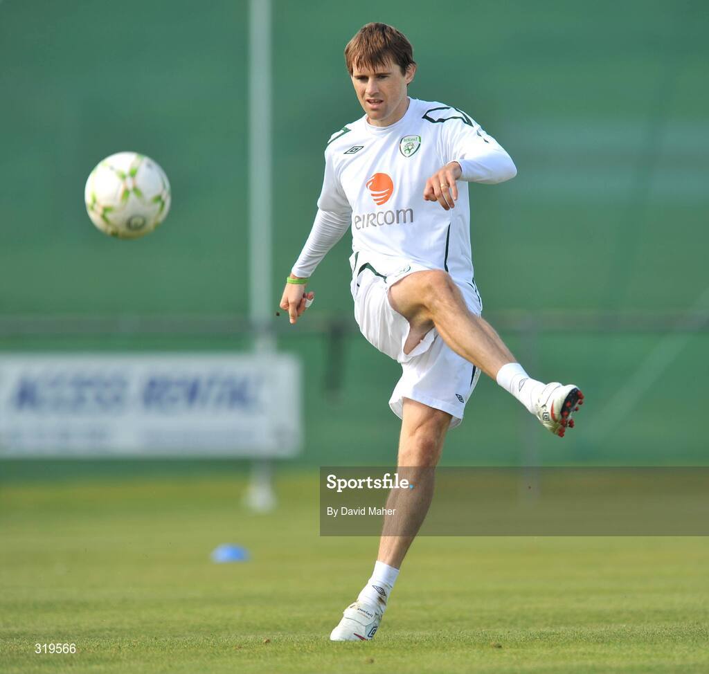 4 September 2008; Republic of Ireland's Kevin Kilbane during a squad training session. Gannon Park, Malahide, Dublin. Picture credit: David Maher / SPORTSFILE
