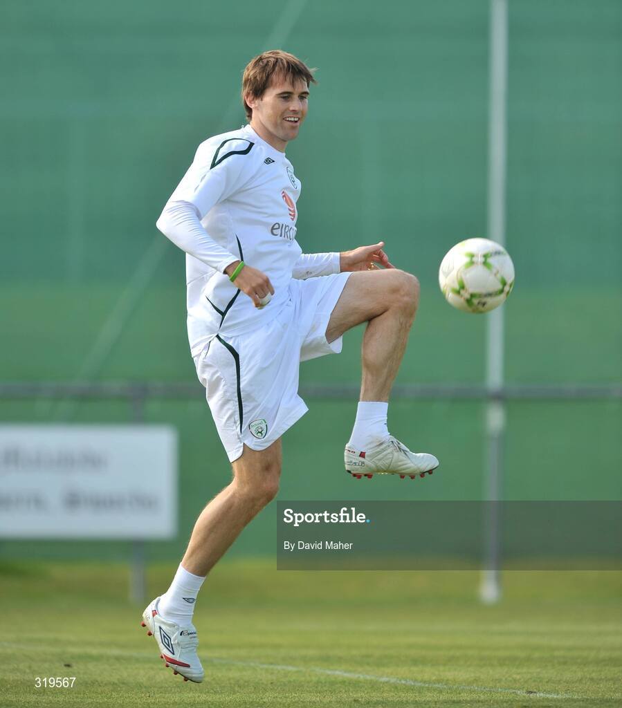 4 September 2008; Republic of Ireland's Kevin Kilbane during a squad training session. Gannon Park, Malahide, Dublin. Picture credit: David Maher / SPORTSFILE