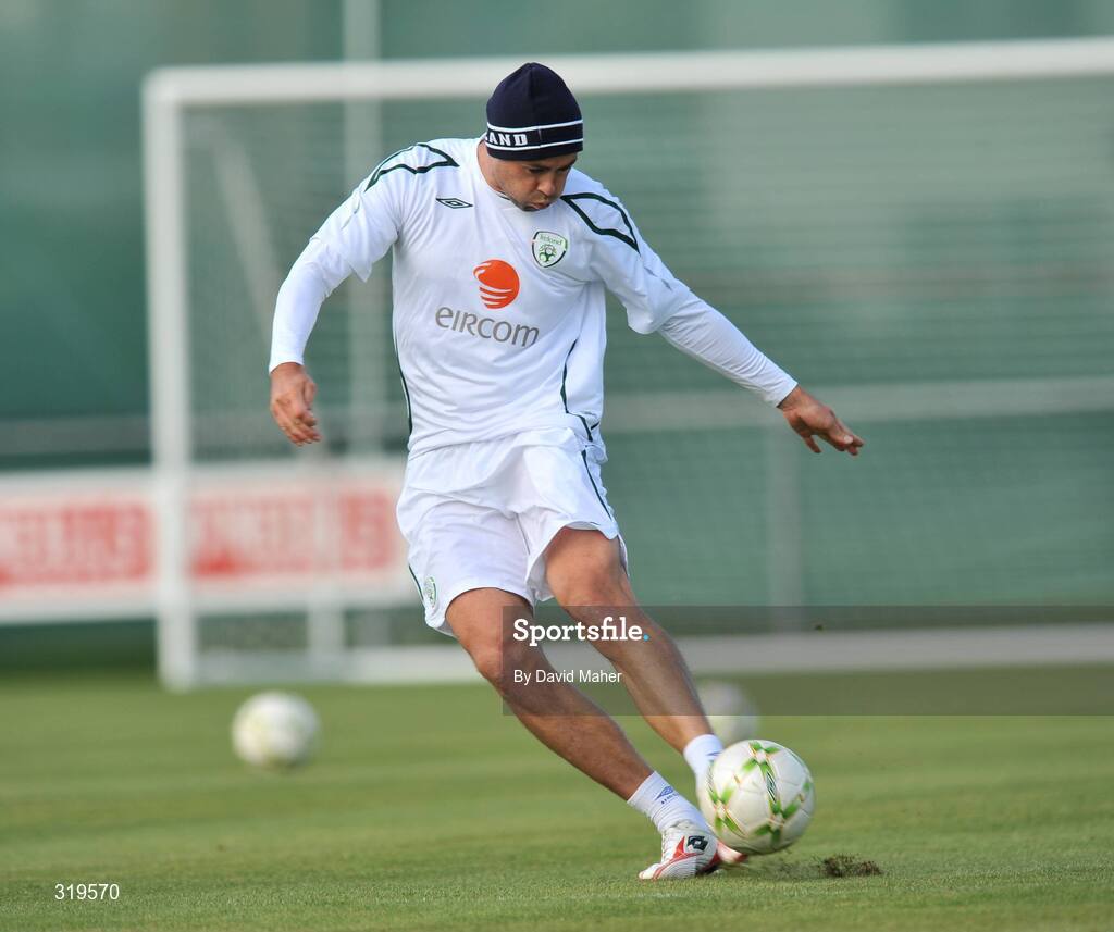 4 September 2008; Republic of Ireland's Damien Delaney during a squad training session. Gannon Park, Malahide, Dublin. Picture credit: David Maher / SPORTSFILE