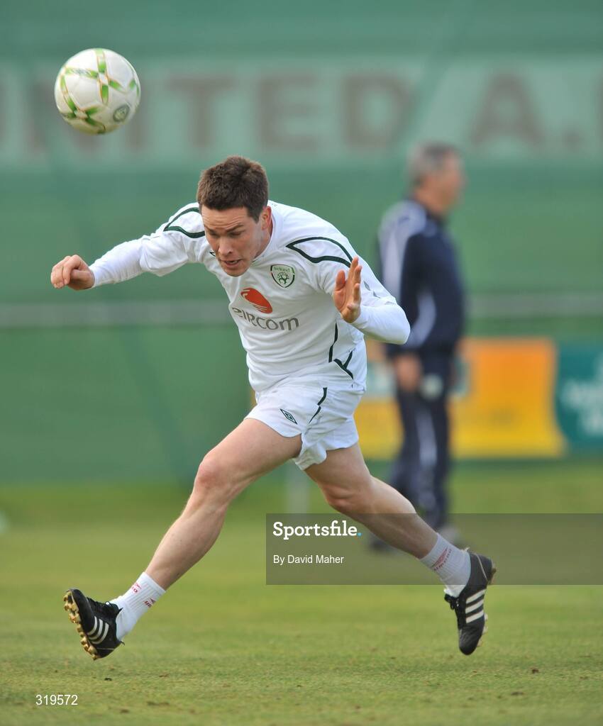 4 September 2008; Republic of Ireland's Steve Finnan during a squad training session. Gannon Park, Malahide, Dublin. Picture credit: David Maher / SPORTSFILE