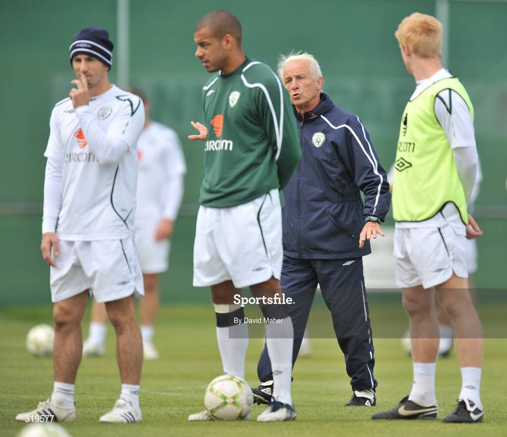 4 September 2008; Republic of Ireland manager Giovanni Trapattoni during a squad training session. Gannon Park, Malahide, Dublin. Picture credit: David Maher / SPORTSFILE