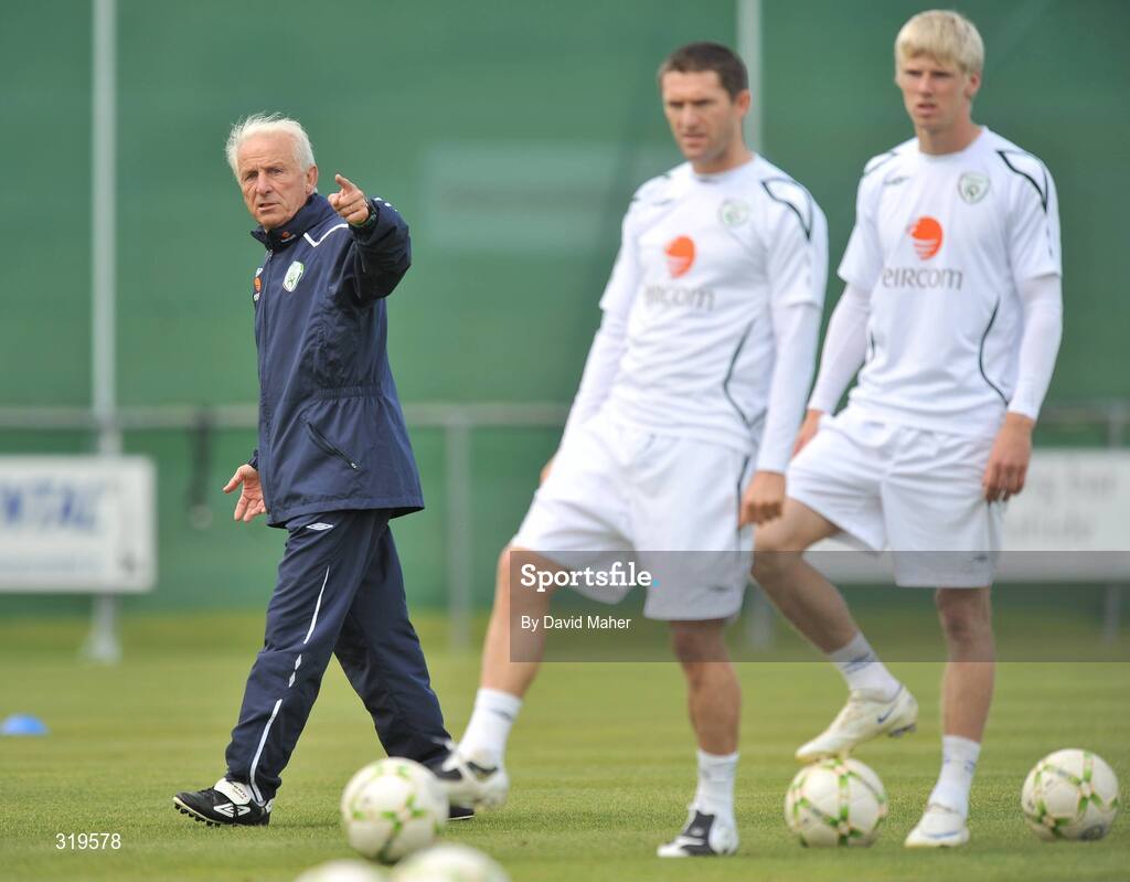 4 September 2008; Republic of Ireland manager Giovanni Trapattoni during a squad training session. Gannon Park, Malahide, Dublin. Picture credit: David Maher / SPORTSFILE