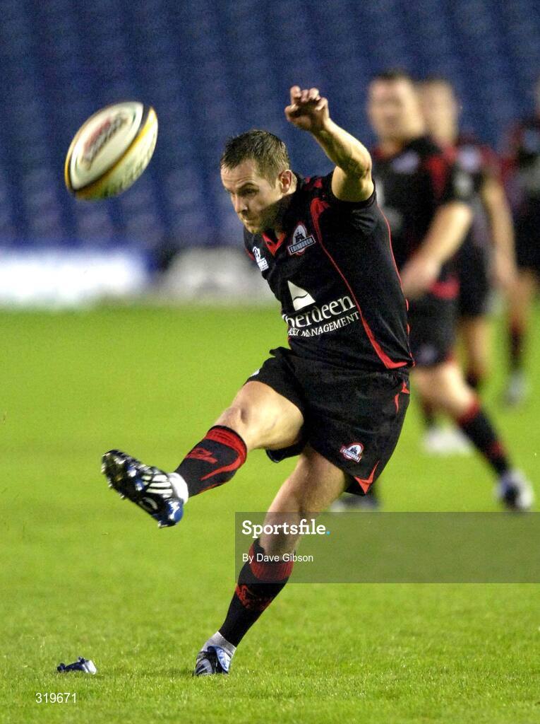 5 September 2008; Chris Paterson, Edinburgh, scores his side's third penalty in the first half against Munster. Magners League, Edinburgh v Munster, Murrayfield Stadium, Edinburgh, Scotland. Picture credit: Dave Gibson / SPORTSFILE