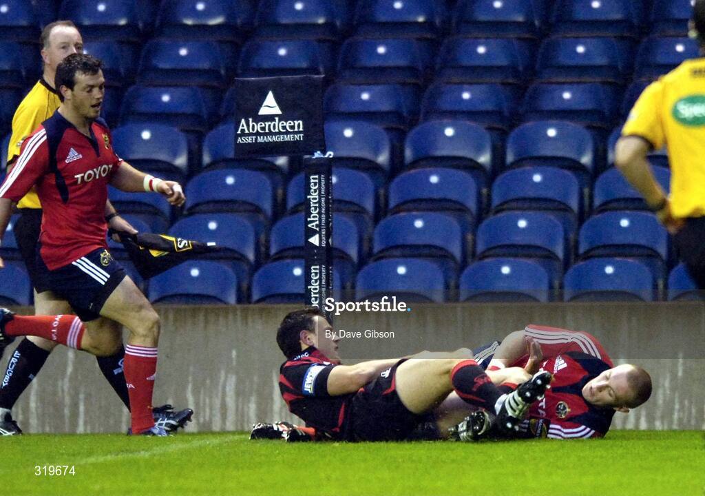 5 September 2008; Keith Earls, Munster, scores his side's first try of the game. Magners League, Edinburgh v Munster, Murrayfield Stadium, Edinburgh, Scotland. Picture credit: Dave Gibson / SPORTSFILE