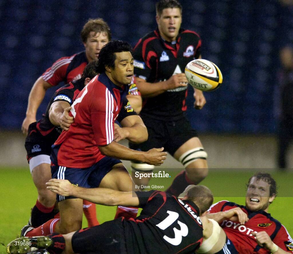 5 September 2008; Rua Tipoki, Munster, gets the ball away under pressure from Edinbugh. Magners League, Edinburgh v Munster, Murrayfield Stadium, Edinburgh, Scotland. Picture credit: Dave Gibson / SPORTSFILE