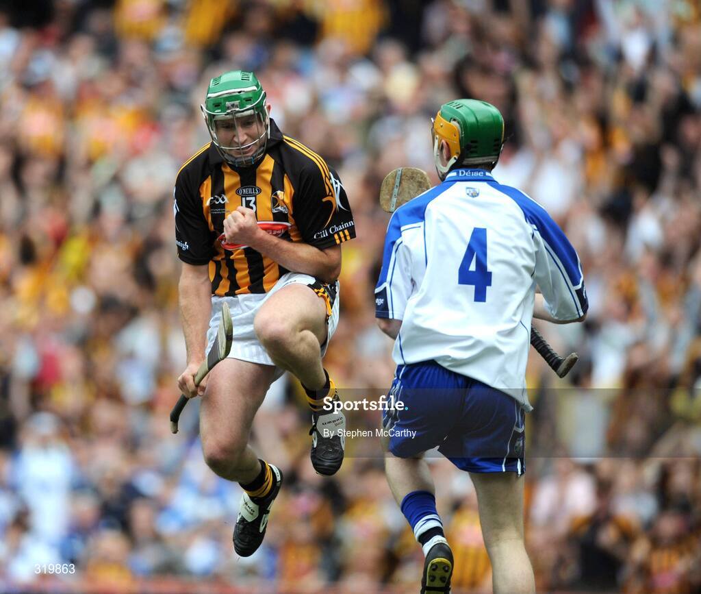 7 September 2008; Eddie Brennan, Kilkenny, celebrates after scoring his and his side's second goal, in front of Aidan Kearney, Waterford. GAA Hurling All-Ireland Senior Championship Final, Kilkenny v Waterford, Croke Park, Dublin. Picture credit: Stephen McCarthy / SPORTSFILE