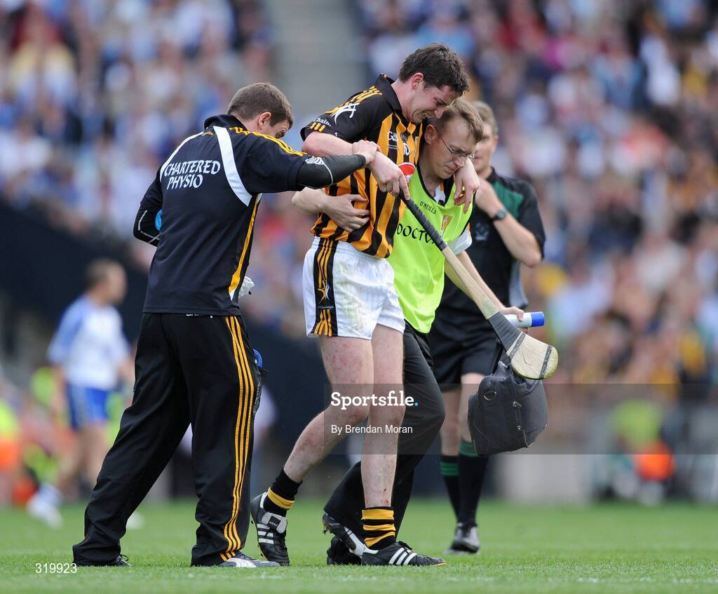 7 September 2008; Martin Comerford, Kilkenny, is helped from the pitch by medical personnel. GAA Hurling All-Ireland Senior Championship Final, Kilkenny v Waterford, Croke Park, Dublin. Picture credit: Brendan Moran / SPORTSFILE