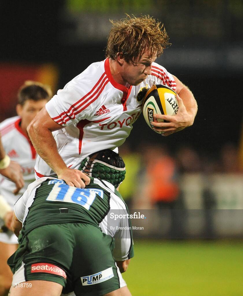 29 August 2008; Jerry Flannery, Munster, is tackled by Dan Murphy, London Irish. Pre-Season Friendly - Munster v London Irish, Musgrave Park, Cork. Picture credit: Brendan Moran / SPORTSFILE