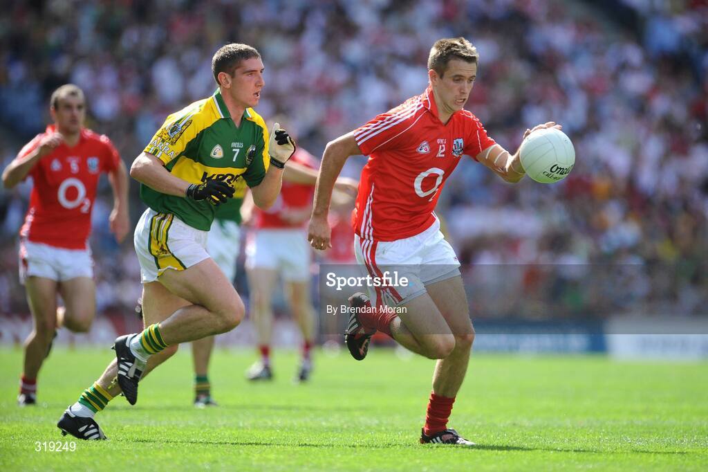 31 August 2008; Kevin McMahon, Cork, in action against Killian Young, Kerry. GAA Football All-Ireland Senior Championship Semi-Final Replay, Kerry v Cork, Croke Park, Dublin. Picture credit: Brendan Moran / SPORTSFILE