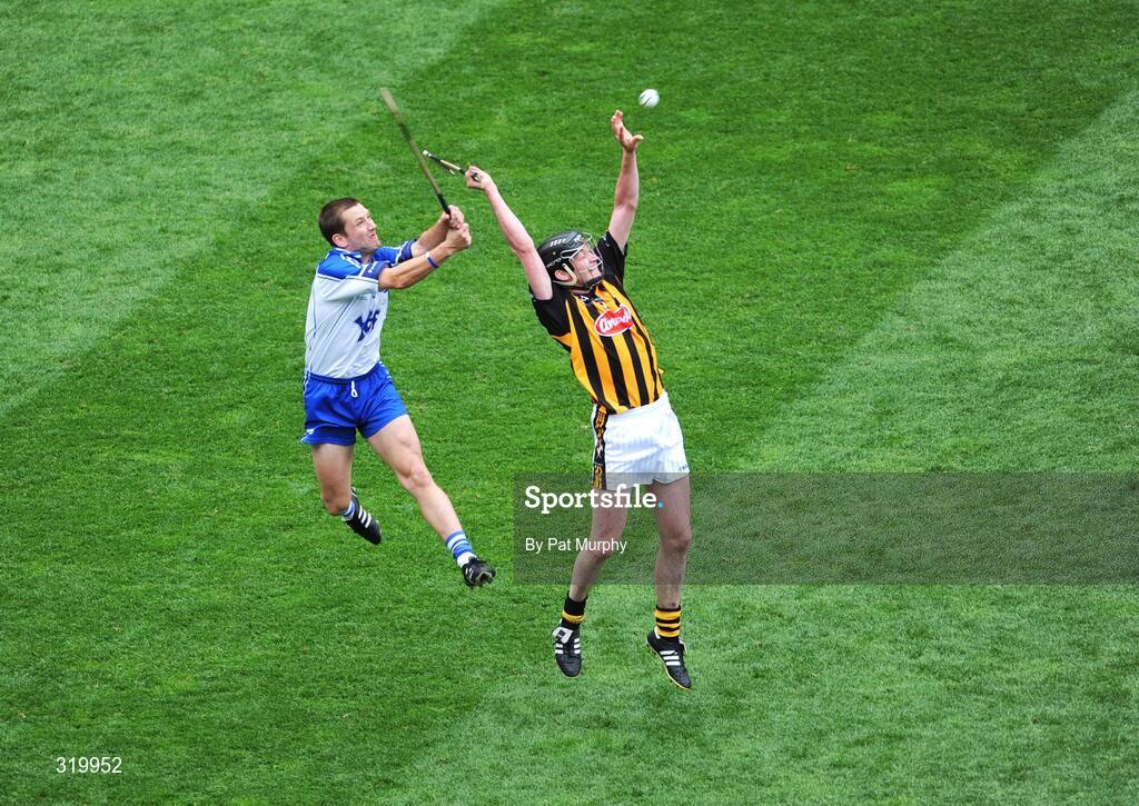 7 September 2008; Martin Comerford, Kilkenny, in action against Ken McGrath, Waterford. GAA Hurling All-Ireland Senior Championship Final, Kilkenny v Waterford, Croke Park, Dublin. Picture credit: Pat Murphy / SPORTSFILE
