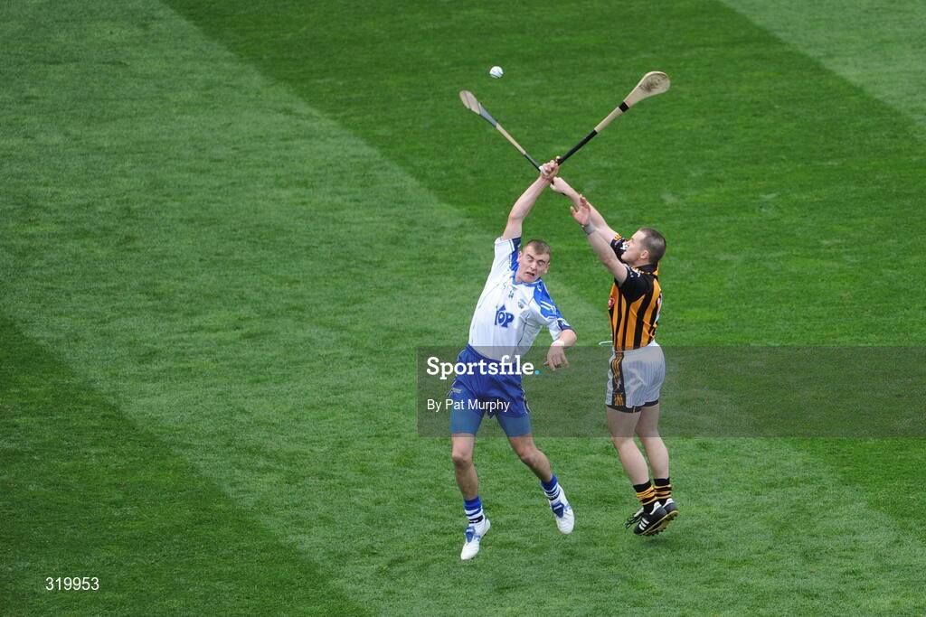 7 September 2008; Michael Kavanagh, Kilkenny, in action against Eoin Kelly, Waterford. GAA Hurling All-Ireland Senior Championship Final, Kilkenny v Waterford, Croke Park, Dublin. Picture credit: Pat Murphy / SPORTSFILE