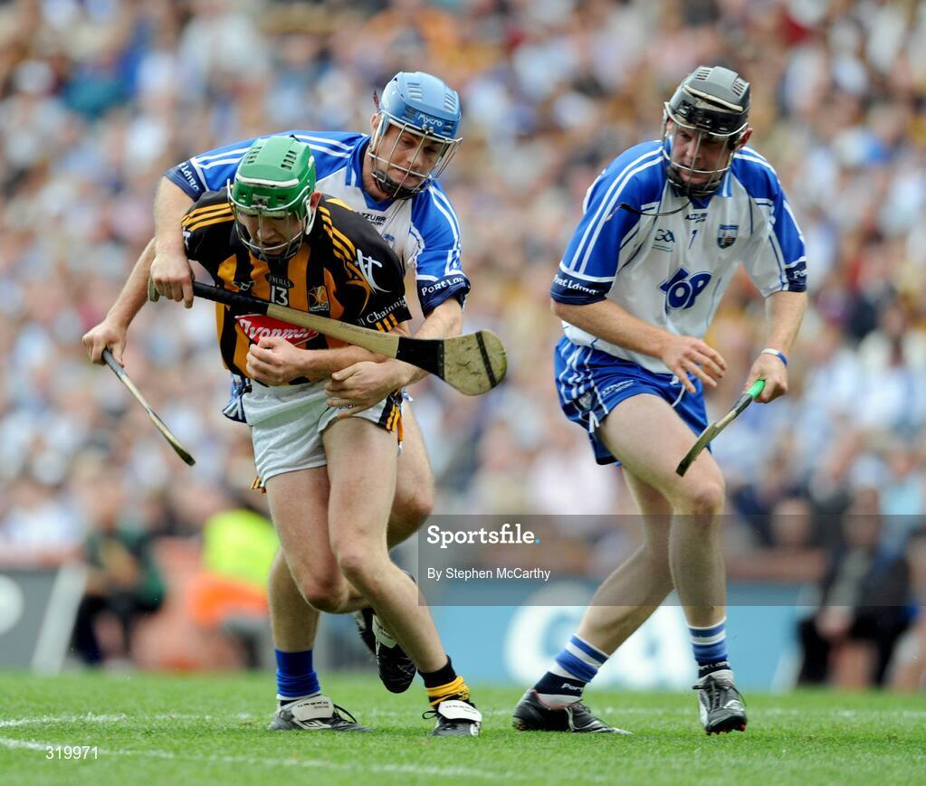7 September 2008; Eddie Brennan, Kilkenny, in action against Michael Walsh, left, and Kevin Moran, Waterford. GAA Hurling All-Ireland Senior Championship Final, Kilkenny v Waterford, Croke Park, Dublin. Picture credit: Stephen McCarthy / SPORTSFILE