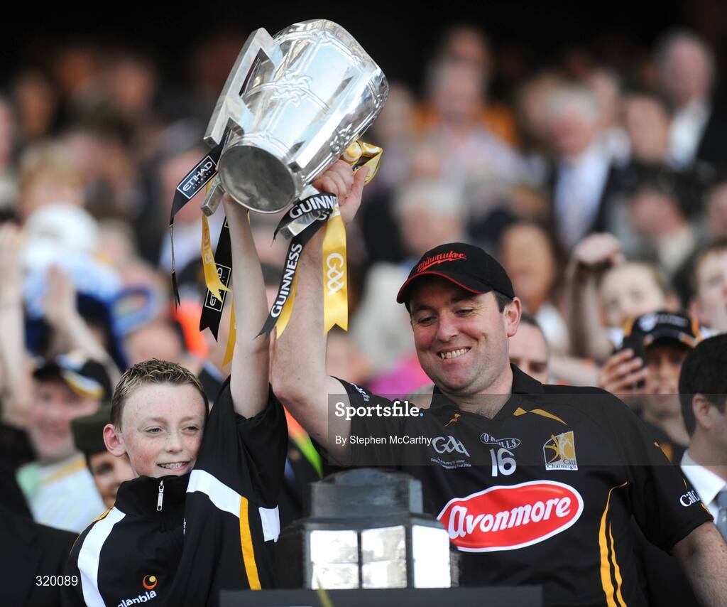 7 September 2008; James McGarry, Kilkenny, lifts the Liam MacCarthy cup with his son Darragh. GAA Hurling All-Ireland Senior Championship Final, Kilkenny v Waterford, Croke Park, Dublin. Picture credit: Stephen McCarthy / SPORTSFILE
