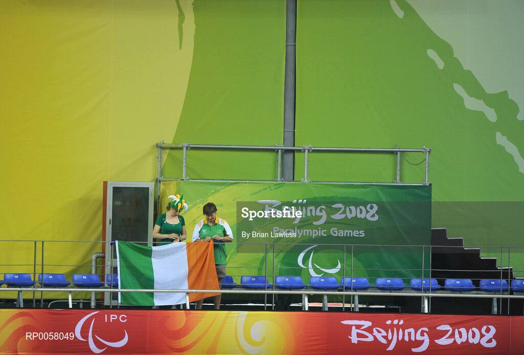 8 September 2008; Irish fans put out an Ireland flag at the Laoshan Velodrome. Beijing Paralympic Games 2008, Men's Individual Pursuit (LC1) Qualifier, Laoshan Velodrome, Shijingshan District, Beijing, China. Picture credit: Brian Lawless / SPORTSFILE