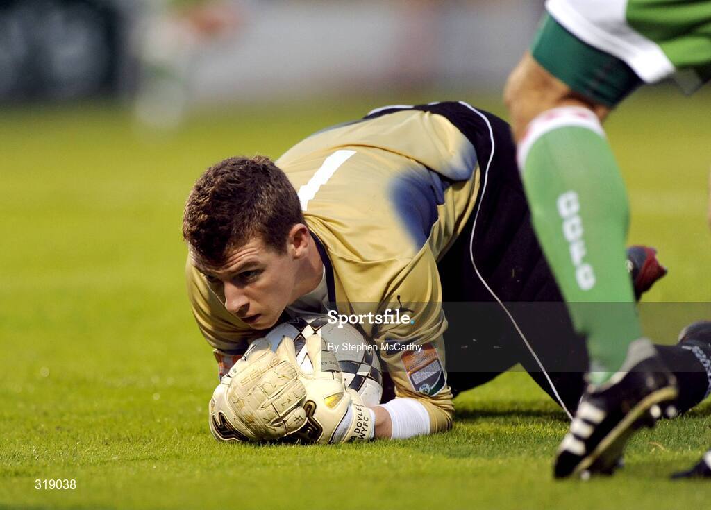 25 August 2008; Wexford Youths goalkeeper Pa Murphy collects the ball. eircom League of Ireland Cup Semi-Final, Cork City v Wexford Youths, Turners Cross, Cork. Picture credit: Stephen McCarthy / SPORTSFILE
