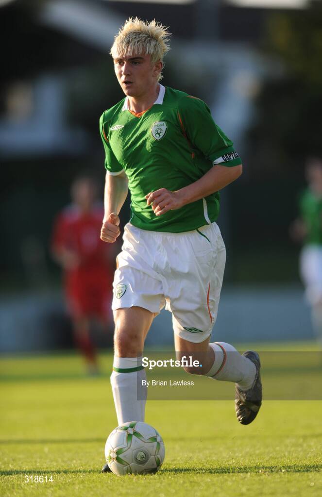 28 August 2008; Republic of Ireland's Robert Maloney. Under-16 International Friendly, Republic of Ireland  v Wales, Whitehall, Dublin. Picture credit: Brian Lawless / SPORTSFILE