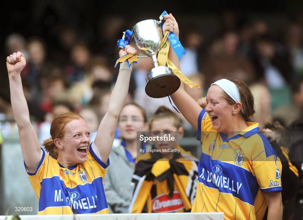 14 September 2008; Joint Clare captains Deidre Murphy, left, and Sharon McMahon lift the cup. Gala All-Ireland Junior Camogie Championship Final, Clare v Offaly, Croke Park, Dublin. Picture credit: Stephen McCarthy / SPORTSFILE