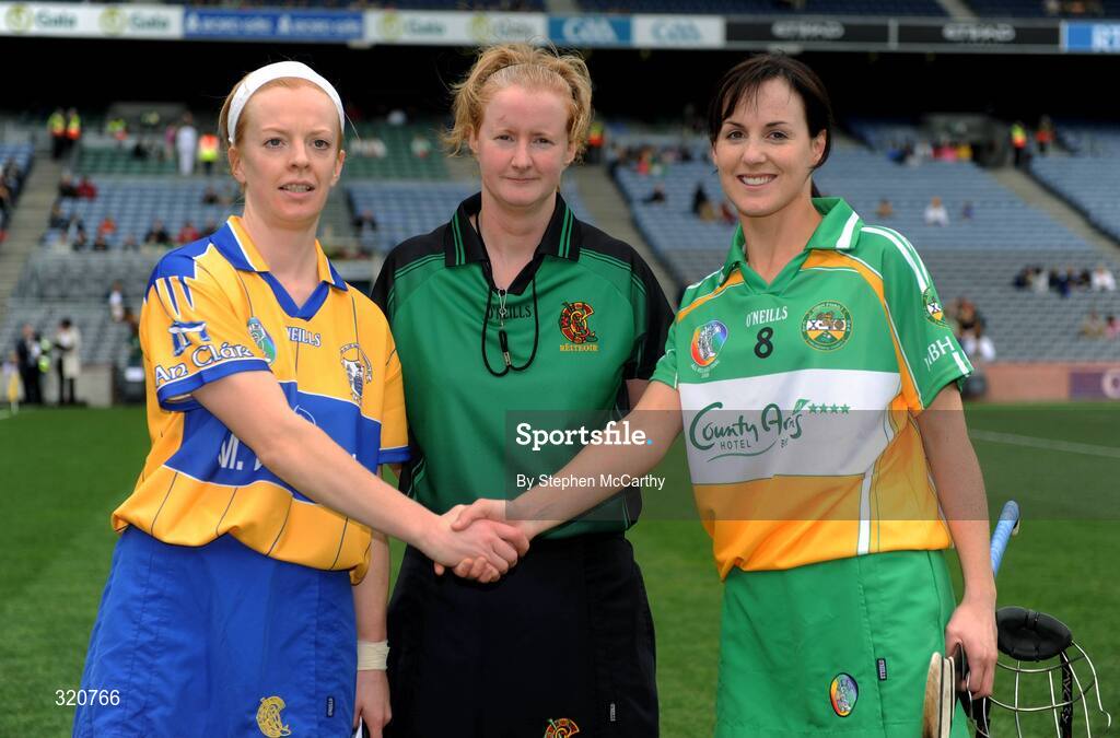 14 September 2008; Referee Una Kearney with Clare captain Deidre Murphy and Offaly captain Marion Crean. Gala All-Ireland Junior Camogie Championship Final, Clare v Offaly, Croke Park, Dublin. Picture credit: Stephen McCarthy / SPORTSFILE