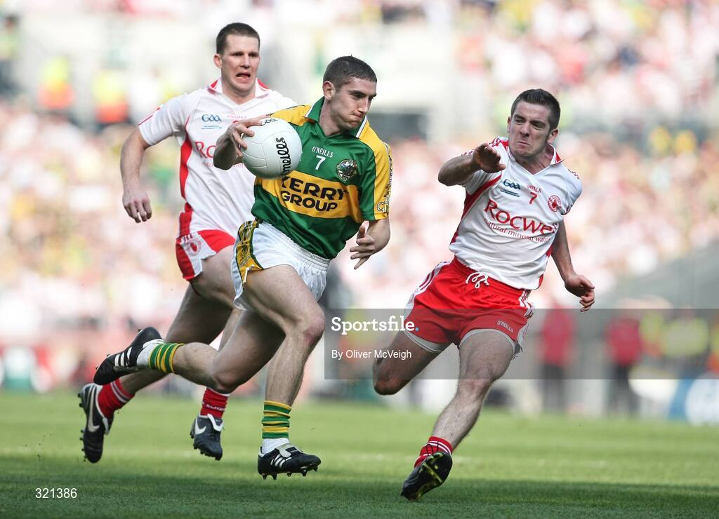 21 September 2008; Killian Young, Kerry, in action against Philip Jordan, Tyrone. GAA Football All-Ireland Senior Championship Final, Kerry v Tyrone, Croke Park, Dublin. Picture credit: Oliver McVeigh / SPORTSFILE