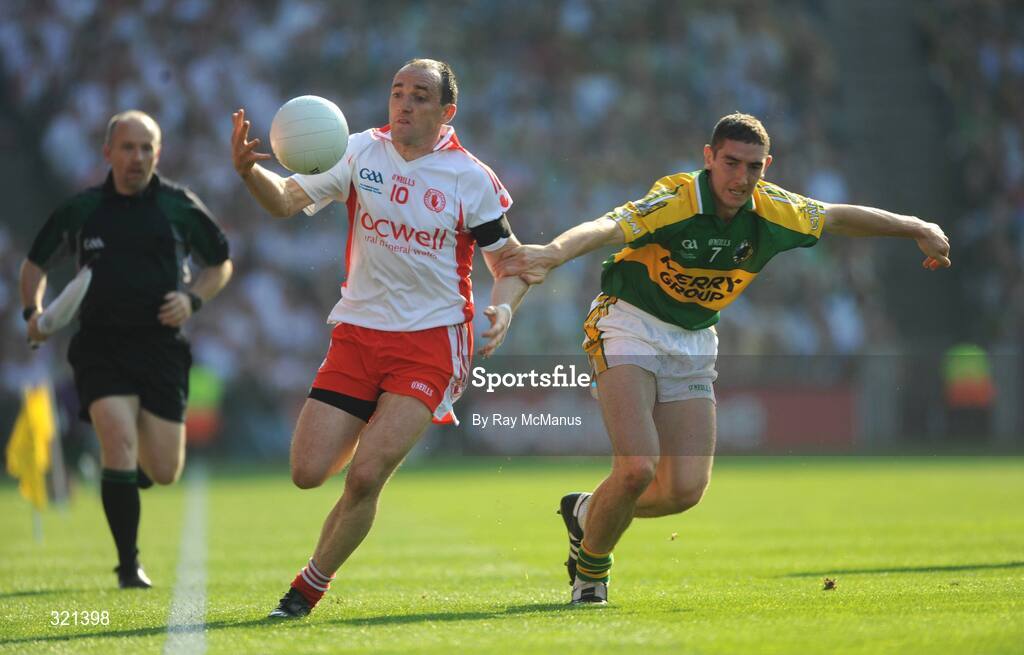 21 September 2008; Brian Dooher, Tyrone, in action against Killian Young, Kerry. GAA Football All-Ireland Senior Championship Final, Kerry v Tyrone, Croke Park, Dublin. Picture credit: Ray McManus / SPORTSFILE