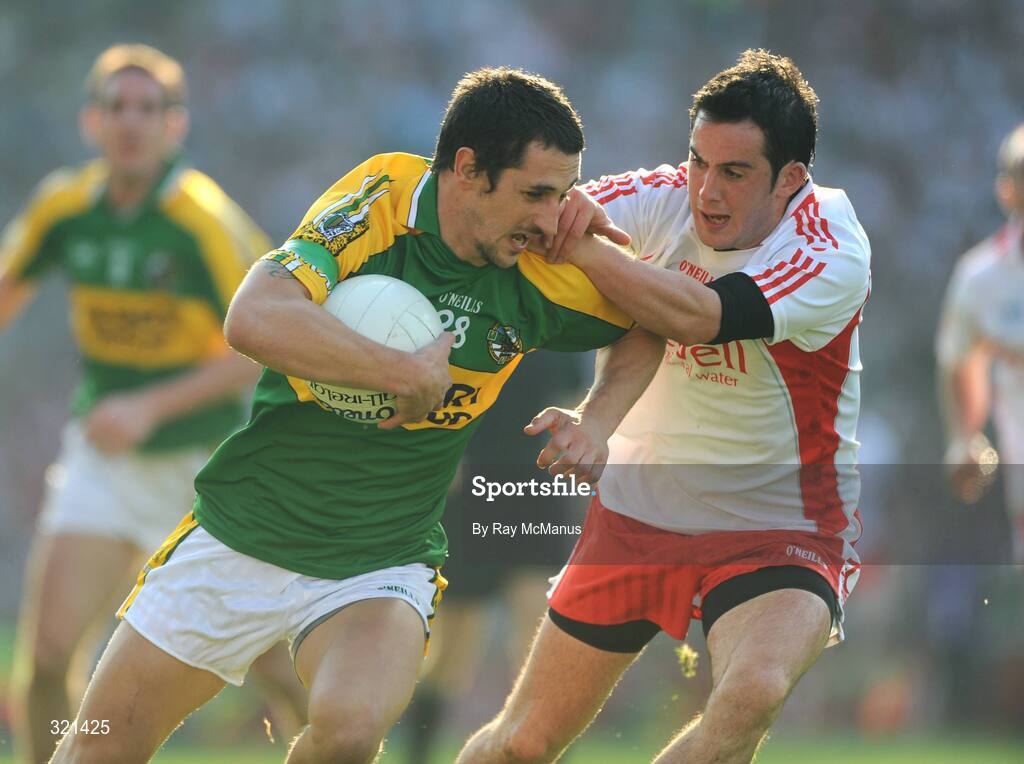 21 September 2008; Paul Galvin, Kerry, is tackled by Davy Harte, Tyrone. GAA Football All-Ireland Senior Championship Final, Kerry v Tyrone, Croke Park, Dublin. Picture credit: Ray McManus / SPORTSFILE