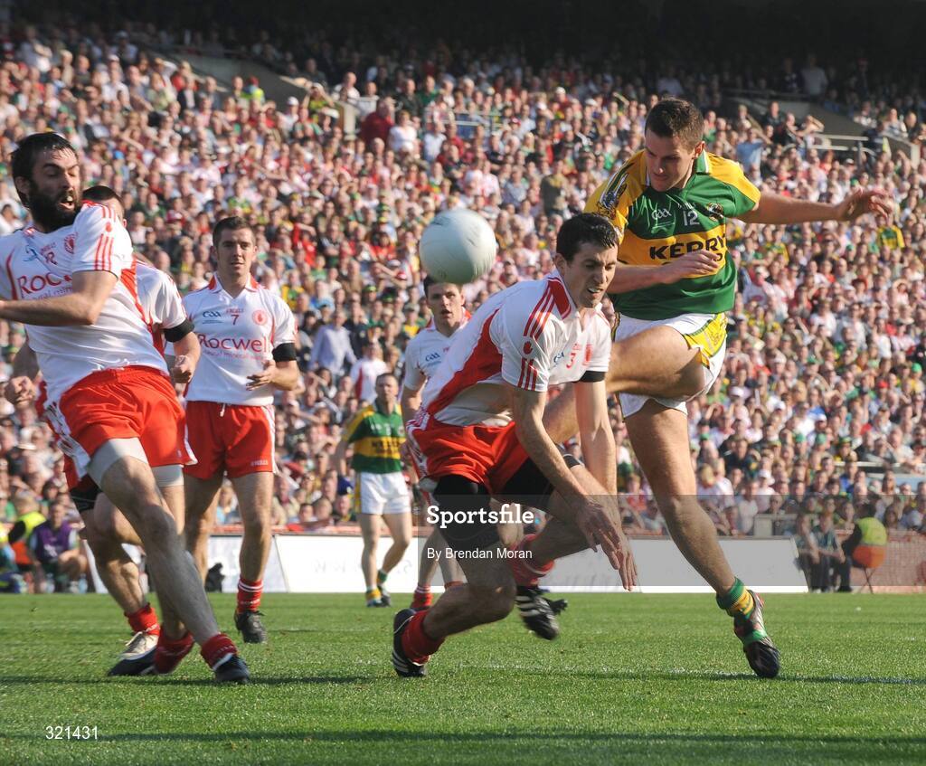 21 September 2008; Eoin Brosnan, Kerry, has his shot blocked by Justin McMahon, Tyrone. GAA Football All-Ireland Senior Championship Final, Kerry v Tyrone, Croke Park, Dublin. Picture credit: Brendan Moran / SPORTSFILE