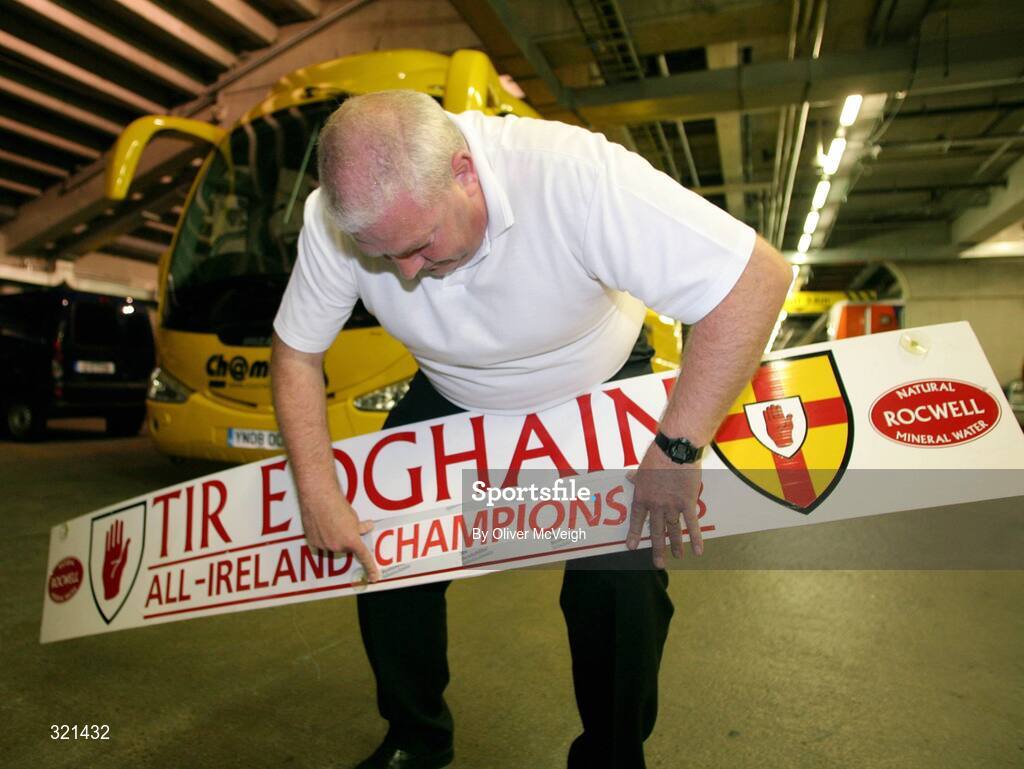 21 September 2008; Tyrone team bus driver Nigel Skuce applies the word champions to the bus sign before leaving Croke Park. GAA Football All-Ireland Senior Championship Final, Kerry v Tyrone, Croke Park, Dublin. Picture credit: Oliver McVeigh / SPORTSFILE