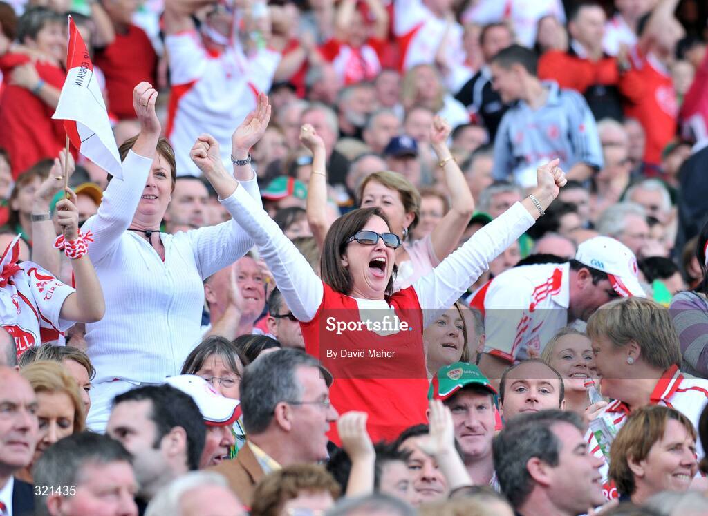21 September 2008; Tyrone supporters celebrate during the closing stages of the game. GAA Football All-Ireland Senior Championship Final, Kerry v Tyrone, Croke Park, Dublin. Picture credit: David Maher / SPORTSFILE