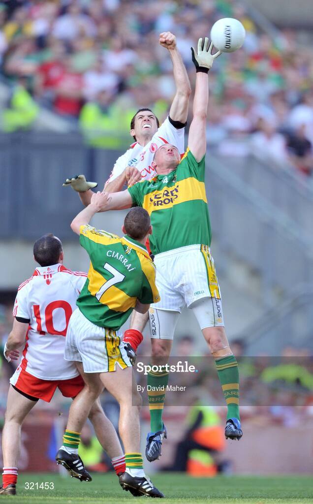 21 September 2008; Justin McMahon, Tyrone, in action against Kieran Donaghy, Kerry. GAA Football All-Ireland Senior Championship Final, Kerry v Tyrone, Croke Park, Dublin. Picture credit: David Maher / SPORTSFILE