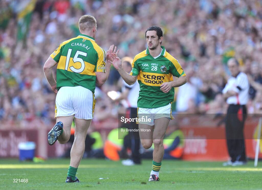 21 September 2008; Paul Galvin, 28, Kerry, runs onto the pitch to replace team-mate Tommy Walsh. GAA Football All-Ireland Senior Championship Final, Kerry v Tyrone, Croke Park, Dublin. Picture credit: Brendan Moran / SPORTSFILE