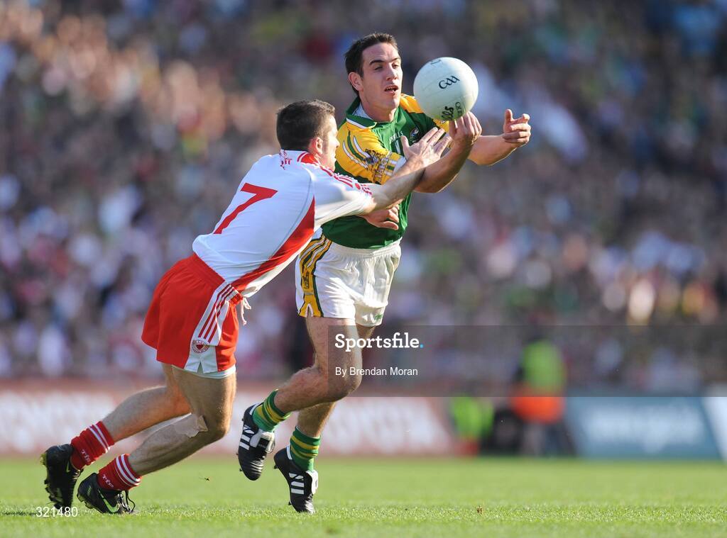 21 September 2008; Declan O'Sullivan, Kerry, in action against Philip Jordan, Tyrone. GAA Football All-Ireland Senior Championship Final, Kerry v Tyrone, Croke Park, Dublin. Picture credit: Brendan Moran / SPORTSFILE