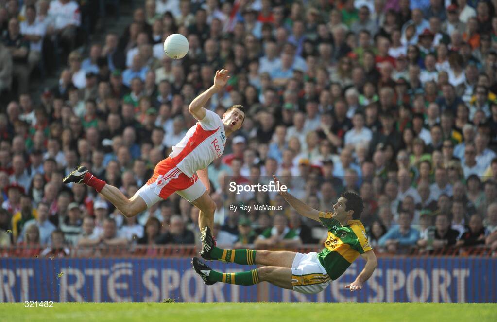 21 September 2008; Sean Cavanagh, Tyrone, in action against Tom O'Sullivan, Kerry. GAA Football All-Ireland Senior Championship Final, Kerry v Tyrone, Croke Park, Dublin. Picture credit: Ray McManus / SPORTSFILE