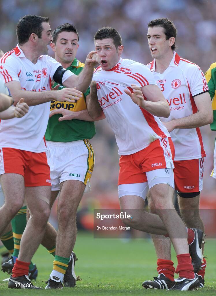 21 September 2008; Sean Cavanagh, Tyrone, reacts after a challenge by Darragh O Se, Kerry, at the end of the first half. GAA Football All-Ireland Senior Championship Final, Kerry v Tyrone, Croke Park, Dublin. Picture credit: Brendan Moran / SPORTSFILE