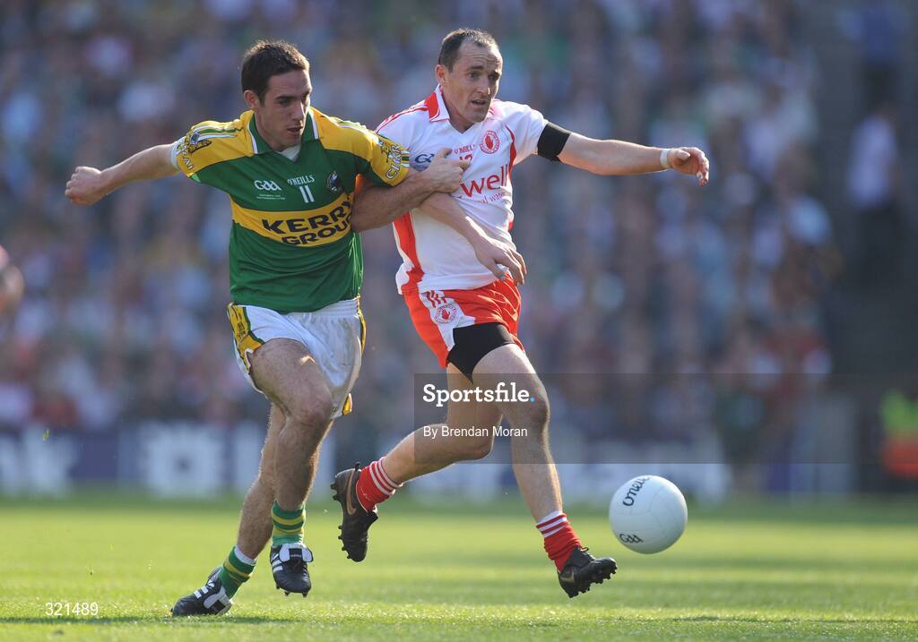 21 September 2008; Declan O'Sullivan, Kerry, in action against Brian Dooher, Tyrone. GAA Football All-Ireland Senior Championship Final, Kerry v Tyrone, Croke Park, Dublin. Picture credit: Brendan Moran / SPORTSFILE