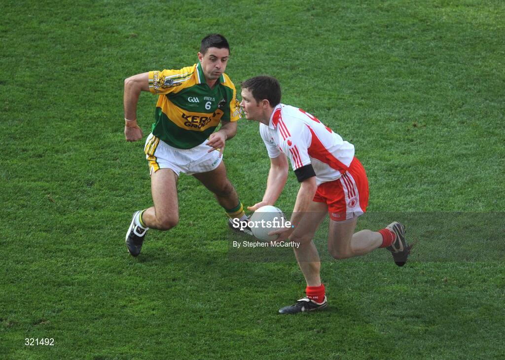 21 September 2008; Enda McGinley, Tyrone, in action against Aidan O'Mahony, Kerry. GAA Football All-Ireland Senior Championship Final, Kerry v Tyrone, Croke Park, Dublin. Picture credit: Stephen McCarthy / SPORTSFILE