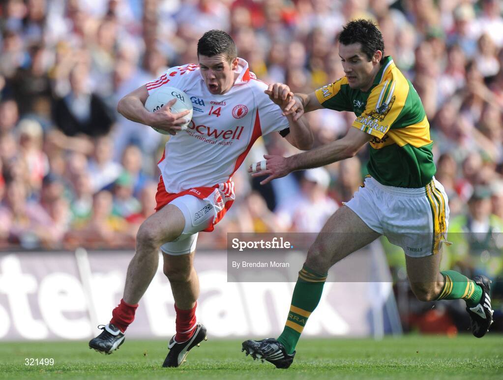 21 September 2008; Sean Cavanagh, Tyrone, in action against Tom O'Sullivan, Kerry. GAA Football All-Ireland Senior Championship Final, Kerry v Tyrone, Croke Park, Dublin. Picture credit: Brendan Moran / SPORTSFILE