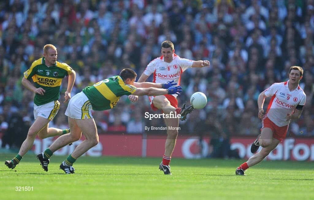 21 September 2008; Colin Holmes, Tyrone, in action against Darragh O Se, Kerry. GAA Football All-Ireland Senior Championship Final, Kerry v Tyrone, Croke Park, Dublin. Picture credit: Brendan Moran / SPORTSFILE