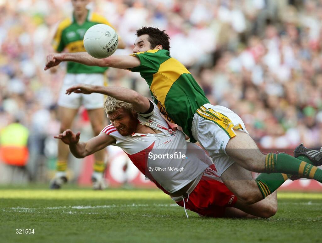 21 September 2008; Owen Mulligan, Tyrone, in action against Tom Sullivan, Kerry. GAA Football All-Ireland Senior Championship Final, Kerry v Tyrone, Croke Park, Dublin. Picture credit: Oliver McVeigh / SPORTSFILE