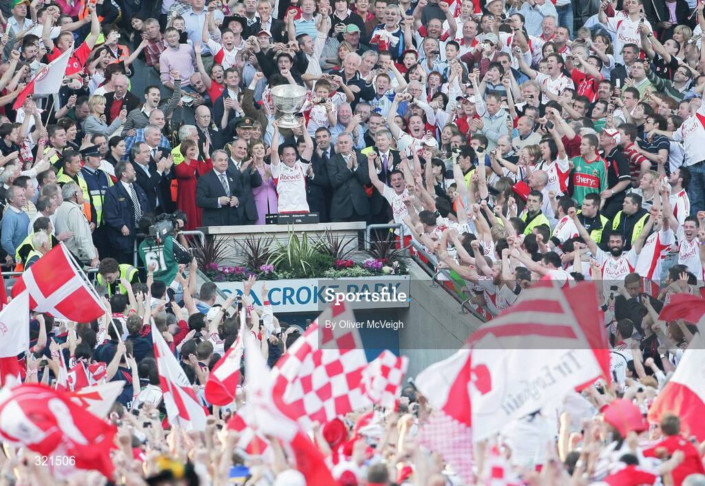 21 September 2008; Tyrone Captain, Brian Dooher, lifts the Sam Maguire cup. GAA Football All-Ireland Senior Championship Final, Kerry v Tyrone, Croke Park, Dublin. Picture credit: Oliver McVeigh / SPORTSFILE