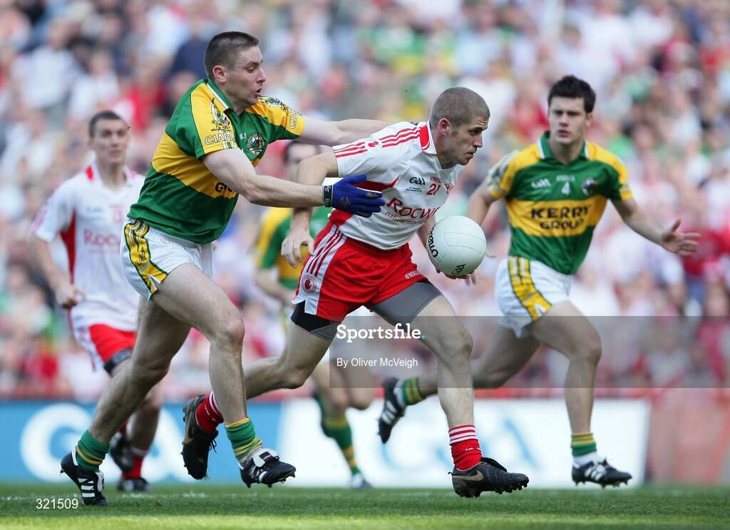 21 September 2008; Kevin Hughes, Tyrone, in action against Darragh O'Se, Kerry. GAA Football All-Ireland Senior Championship Final, Kerry v Tyrone, Croke Park, Dublin. Picture credit: Oliver McVeigh / SPORTSFILE
