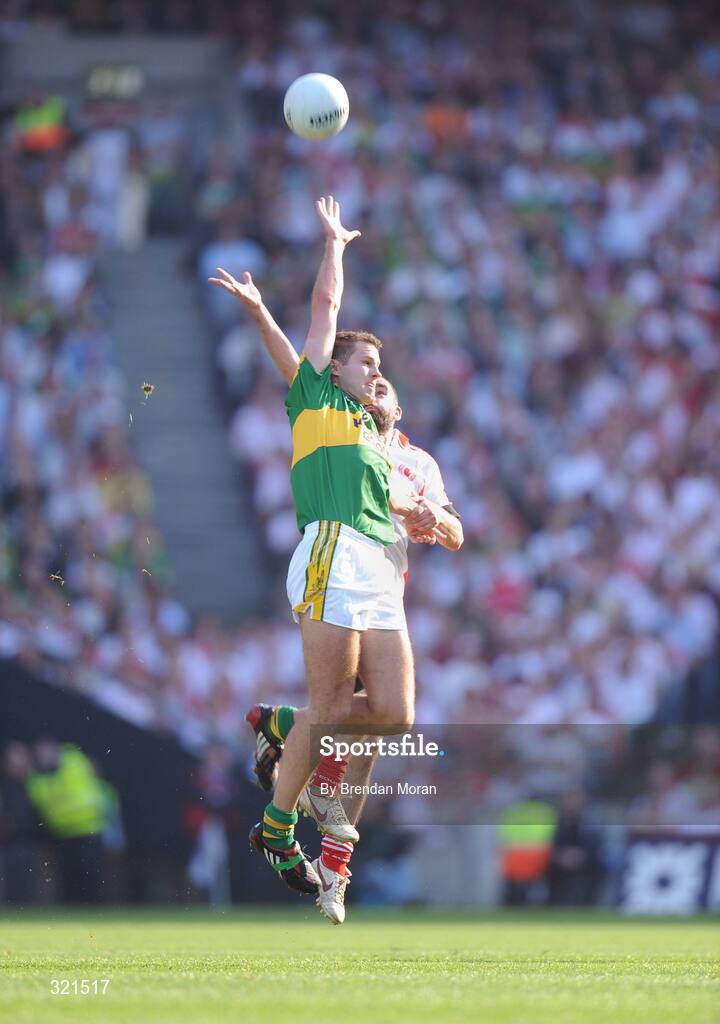 21 September 2008; Eoin Brosnan, Kerry, in action against Ryan McMenamin, Tyrone. GAA Football All-Ireland Senior Championship Final, Kerry v Tyrone, Croke Park, Dublin. Picture credit: Brendan Moran / SPORTSFILE