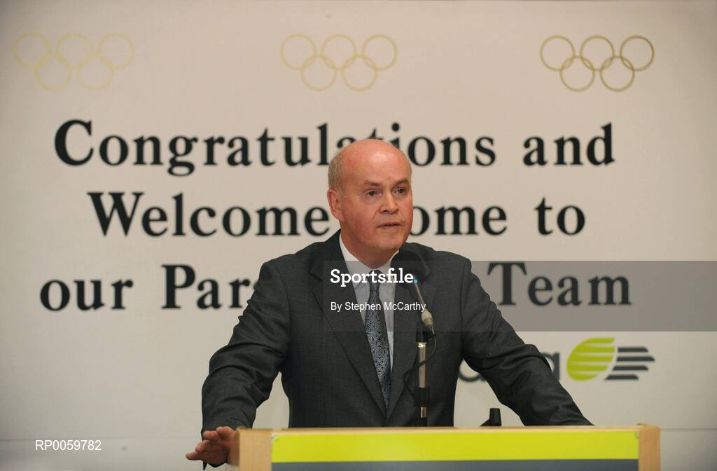 19 September 2008; Minister of State at the Department of the Taoiseach and Government Chief Whip Pat Carey speaking at a reception for Irish athletes at Dublin Airport as the Irish Paralympic Team arrived home from Beijing. Dublin Airport, Dublin. Picture credit: Stephen McCarthy / SPORTSFILE