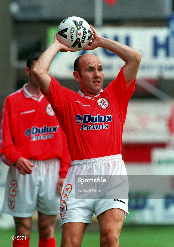 13 August 2000; Paul Doolin of Shelbourne during the Eircom League Premier Division match between Shelbourne and Bray Wanderers at Tolka Park in Dublin. Photo by David Maher/Sportsfile
